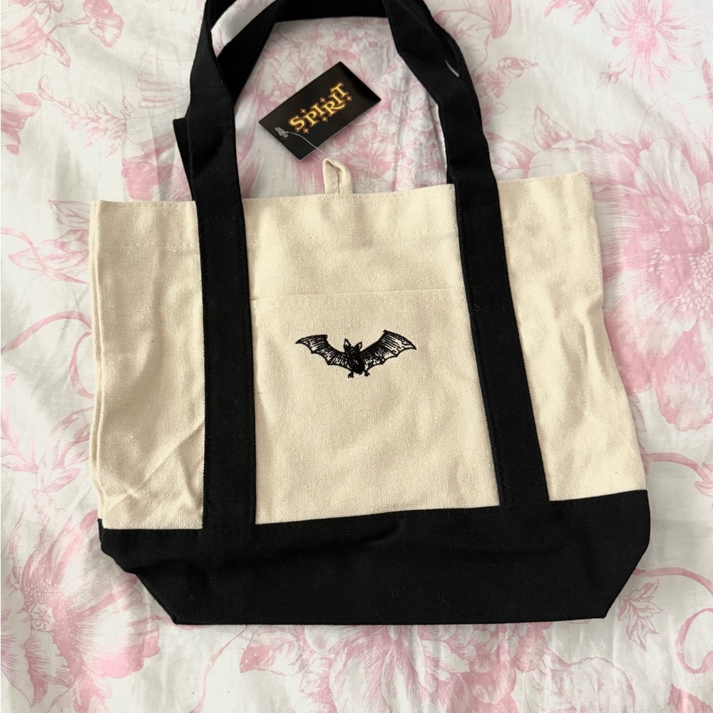 🦇♥️ Spirt Halloween 2025 Canvas Tote Bag with Bat Design ♥️🦇